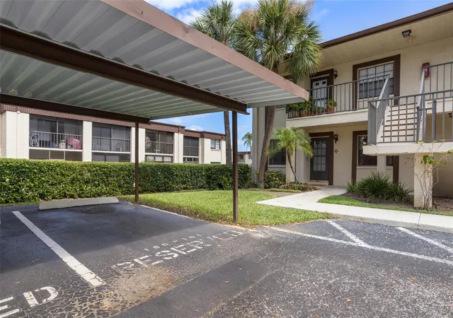 Homes for sale in Clearwater, FL | 2400 Winding Creek Blvd, Clearwater, FL 33761