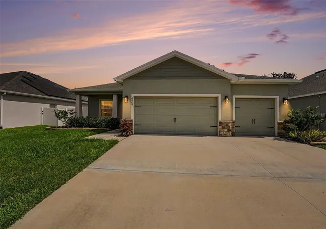 Photo 1 of Sale Pending at 6864 Mossy Oak Ln, Lakeland, FL 33810 | MLS# L4963288 | Listing updated on 2026-09-19