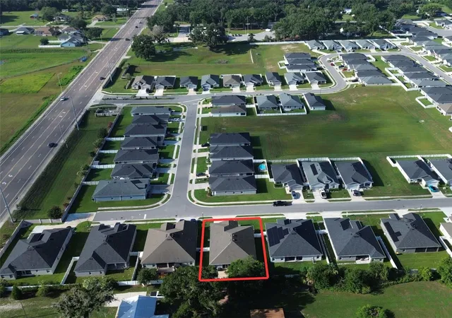 Photo 3 of Sale Pending at 6864 Mossy Oak Ln, Lakeland, FL 33810 | MLS# L4963288 | Listing updated on 2026-09-19