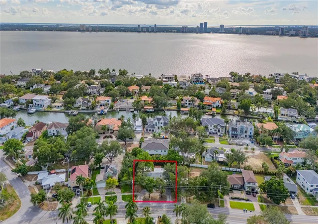 Photo 1 of Single family home for sale at 504 W Davis Blvd, Tampa, FL 33606 | MLS# TB8526175 | Listing updated on 2026-08-16
