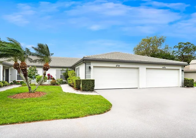 Photo 1 of Single family home for sale at 3130 Ringwood Meadow #44, Sarasota, FL 34235 | MLS# A4699130 | Listing updated on 2026-08-07