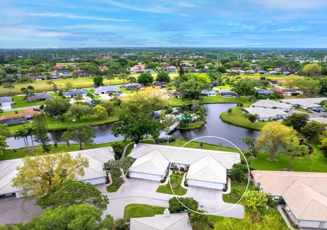 Photo 3 of House for sale at 3130 Ringwood Meadow #44, Sarasota, FL 34235 | MLS# A4699130 | Listing updated on 2026-08-07