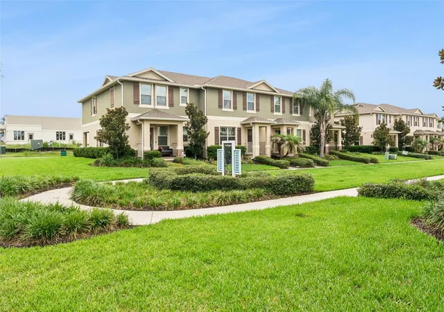 Photo 2 of Townhouse for sale at 9991 Schroeder Aly, Winter Garden, FL 34787 | MLS# O6422573 | Listing updated on 2026-08-28