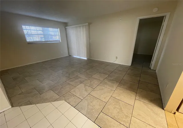 2nd image of 584 Fairways Ln, OCALA, FL 34472