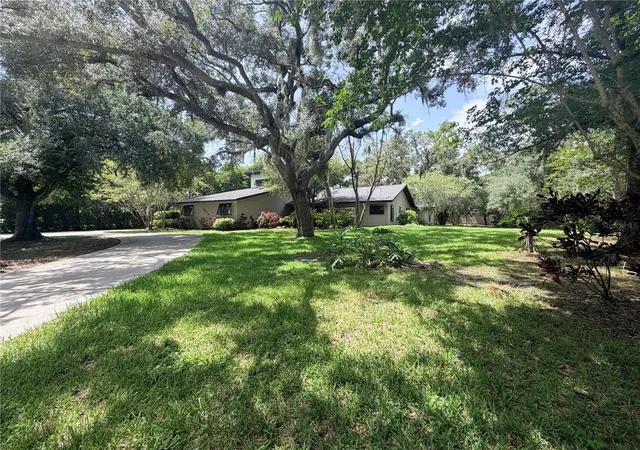 Photo 3 of Single family home for sale at 4605 Stone Ridge Trl, Sarasota, FL 34232 | MLS# A4699139 | Listing updated on 2026-08-25