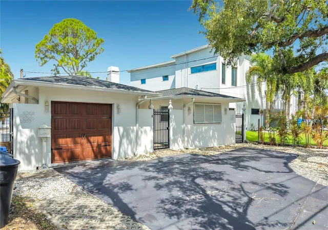 Photo 3 of Single family home for sale at 3800 Shore Acres Blvd Ne, Saint Petersburg, FL 33703 | MLS# O6422599 | Listing updated on 2026-07-15