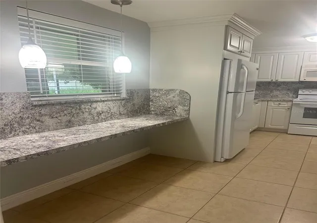 Photo 4 of Sale Pending at 2106 Avalon Rd, Sebring, FL 33870 | MLS# O6422601 | Listing updated on 2026-10-07