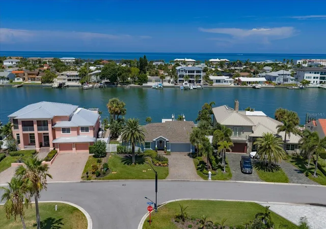 38th image of 2218 Donato Dr, Belleair Beach, FL 33786 | MLS# TB8526206