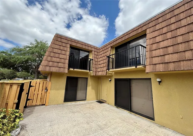 Homes for sale in Orlando, FL | 5341 Bamboo Ct #418, Orlando, FL 32811 | MLS# O6422607