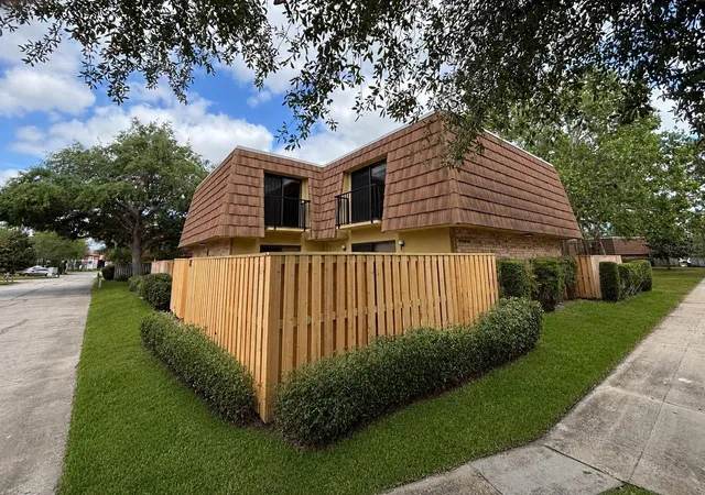 Homes for sale in Orlando, FL | 5341 Bamboo Ct #418, Orlando, FL 32811 | MLS# O6422607