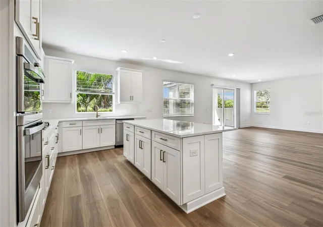 Photo 3 of Sale Pending at 7571 Hawkstone Dr, Sarasota, FL 34241 | MLS# A4699147 | Listing updated on 2026-08-19