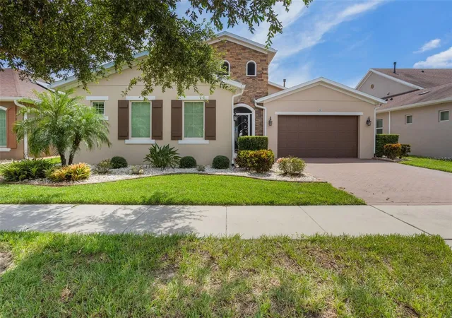 Photo 2 of Single family home for sale at 290 Silver Maple Rd, Groveland, FL 34736 | MLS# O6422616 | Listing updated on 2026-07-31