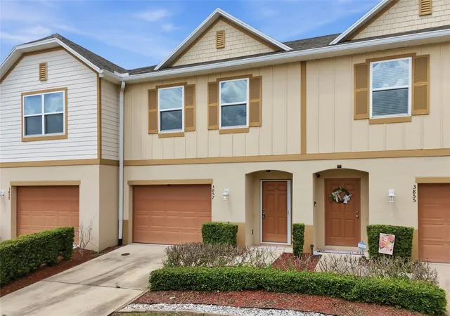 Townhouse for sale at 3857 Hampstead Ln, LAKELAND, FL 33810 | MLS# O6422622