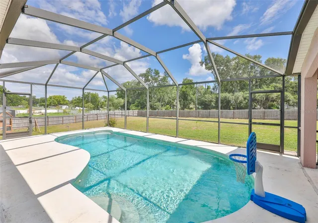4th image of 10234 Bloomfield Hills Dr, Seffner, FL 33584 | MLS# TB8526232
