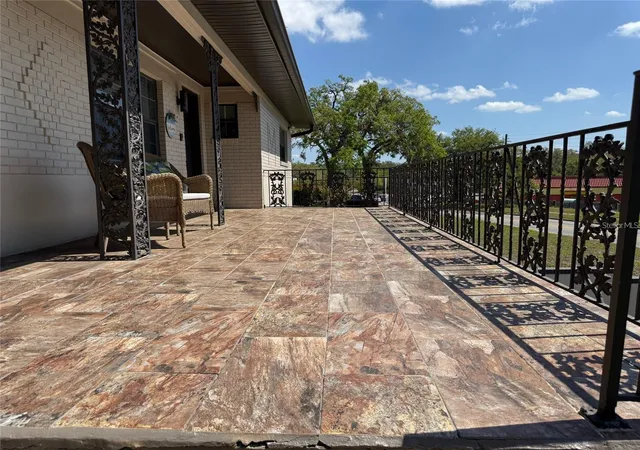 2nd image of 5418 Riverhills Dr, Temple Terrace, FL 33617 | MLS# TB8526237