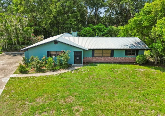 2nd image of 1322 W Voorhis Ave, Deland, FL 32720 | MLS# TB8526238