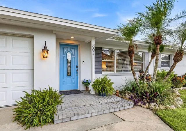 3rd image of 894 Joan St, Dunedin, FL 34698 | MLS# TB8526239