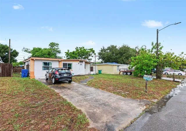 Homes for sale in Largo, FL | 10493 116th Ave N, Largo, FL 33773 | MLS# TB8526246