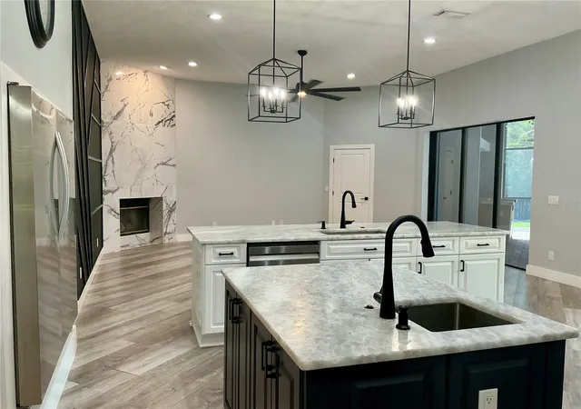 3rd image of 126 Old Oak Cir, Palm Harbor, FL 34683 | MLS# TB8526254