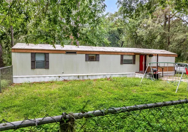 3rd image of 3080 Cr 417, Lake Panasoffkee, FL 33538 | MLS# G5114706