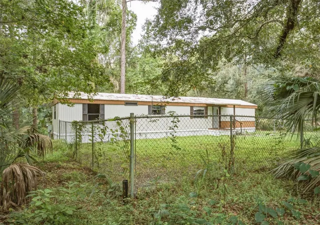 Photo 3 of Manufactured home for sale at 3080 Cr 417, Lake Panasoffkee, FL 33538 | MLS# G5114706 | Listing updated on 2026-10-05