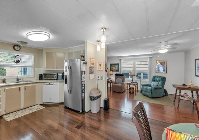4th image of 45 Caballo Wy, Bradenton, FL 34209 | MLS# A4699158