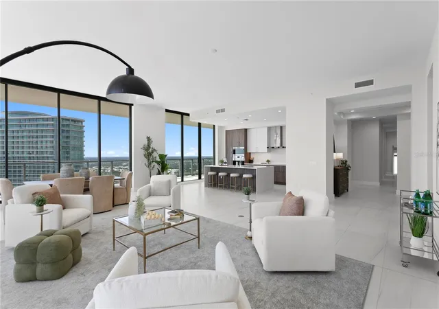 Photo 2 of Condo for sale at 275 1st Avenue S #4004, Saint Petersburg, FL 33701 | MLS# TB8526296 | Listing updated on 2026-10-09
