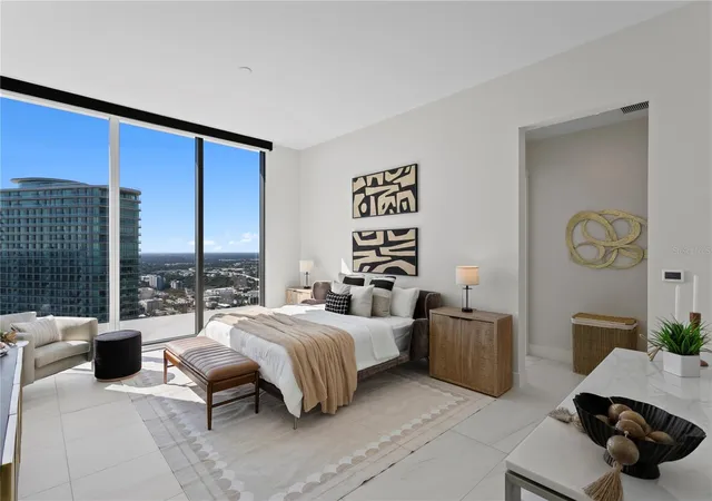 Photo 3 of Condo for sale at 275 1st Avenue S #4004, Saint Petersburg, FL 33701 | MLS# TB8526296 | Listing updated on 2026-10-09