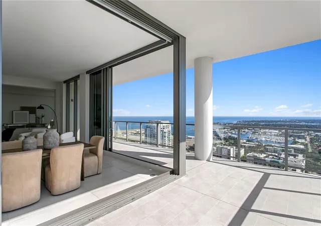 Photo 4 of Condo for sale at 275 1st Avenue S #4004, Saint Petersburg, FL 33701 | MLS# TB8526296 | Listing updated on 2026-10-09