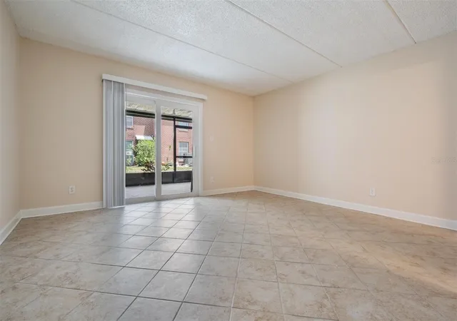 5th image of 8565 12Th Wy N, ST PETERSBURG, FL 33702