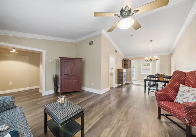 Homes for sale in Sarasota, FL | 4378 Meadowland Cir, Sarasota, FL 34233 | MLS# A4699165