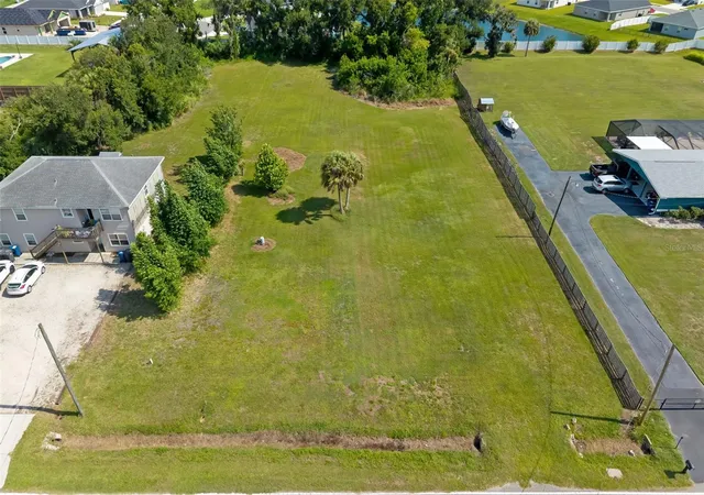 2nd image of 2612 61st St E, Palmetto, FL 34221 | MLS# A4699166