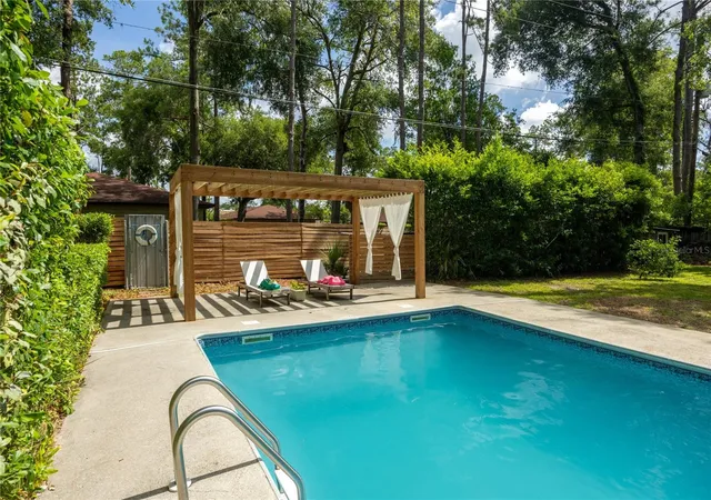 3rd image of 4204 Nw 19Th Pl, Gainesville, FL 32605 | MLS# GC541731