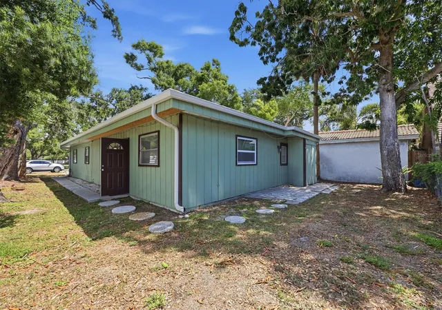 Photo 4 of House for sale at 1824 Webber St, Sarasota, FL 34239 | MLS# A4699168 | Listing updated on 2026-07-07