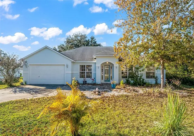 Photo 1 of Single family home for sale at 8 White Hurst Ln, Palm Coast, FL 32164 | MLS# V4950070 | Listing updated on 2026-09-27