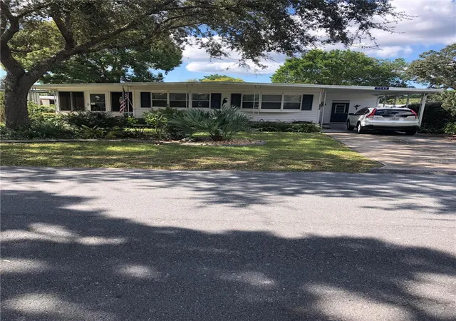 Homes for sale in Brooksville, FL | 7545 First Circle Dr, Brooksville, FL 34613 | MLS# TB8526325