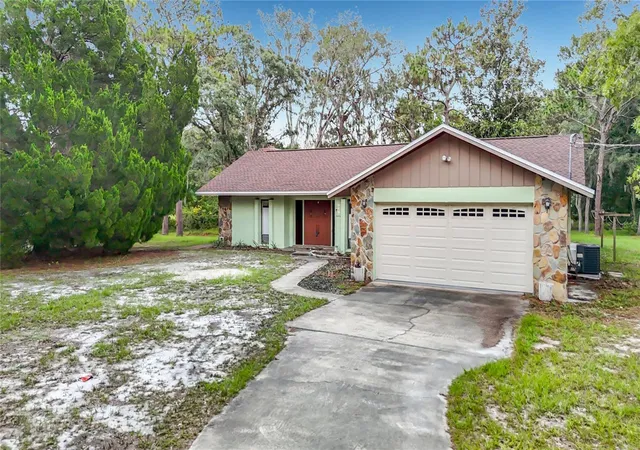 5th image of 10050 Deer Ln, New Port Richey, FL 34654 | MLS# W7887387