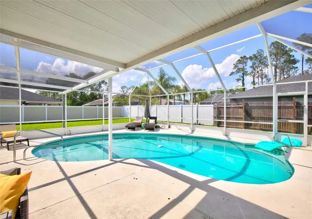 Photo 2 of Single family home for sale at 33 Riverside Ln, Palm Coast, FL 32164 | MLS# O6422723 | Listing updated on 2026-08-30