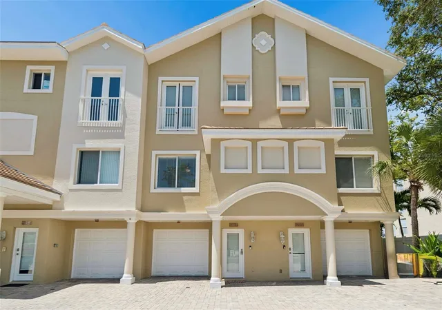 Photo 3 of Townhouse for sale at 620 Bayway Blvd #5, Clearwater Beach, FL 33767 | MLS# TB8526348 | Listing updated on 2026-09-16