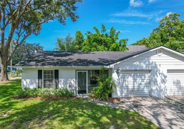 Multi family home for sale at 125 N Rhodes St, MOUNT DORA, FL 32757 | MLS# O6422725