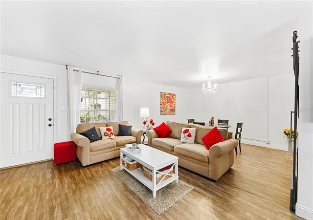Listing Photo 5 - Condo for sale in building located at 125 N Rhodes St, MOUNT DORA, FL 32757