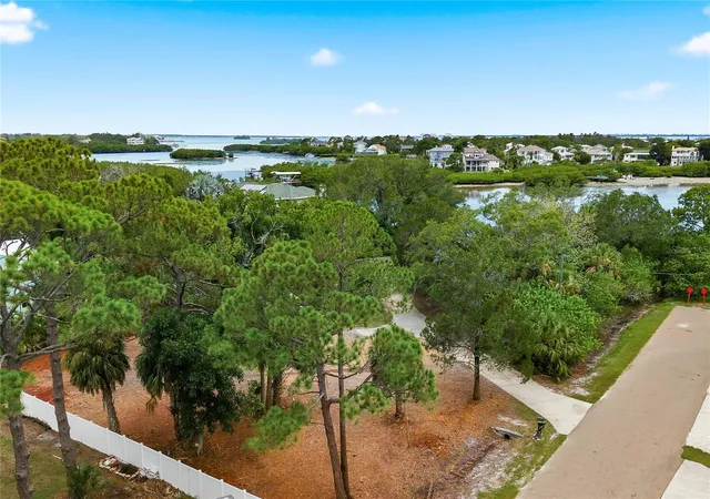 Photo 3 of Sale Pending at 700 Delaware Ave, Palm Harbor, FL 34683 | MLS# TB8526350 | Listing updated on 2026-10-07