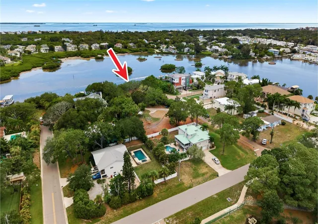 Photo 3 of Sale Pending at 700 Delaware Ave, Palm Harbor, FL 34683 | MLS# TB8526350 | Listing updated on 2026-10-07