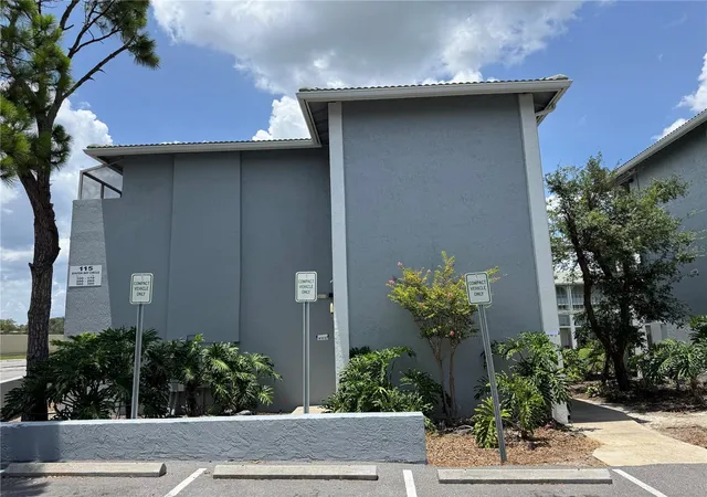 2nd image of 115 Oyster Bay Cir, ALTAMONTE SPRINGS, FL 32701