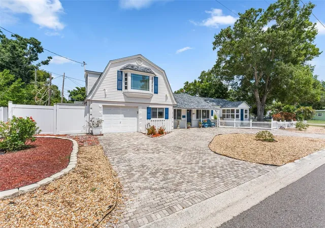 Homes for sale in Saint Petersburg, FL | 601 45th St N, Saint Petersburg, FL 33713 | MLS# TB8526357