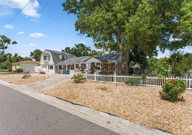 Homes for sale in Saint Petersburg, FL | 601 45Th St N, Saint Petersburg, FL 33713 | MLS# TB8526357