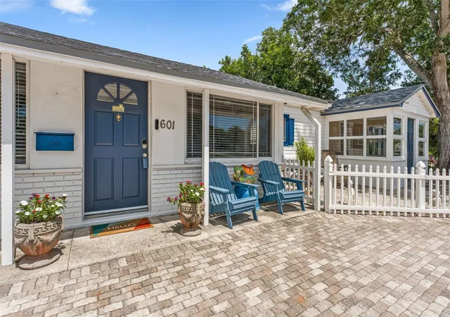 Homes for sale in Saint Petersburg, FL | 601 45Th St N, Saint Petersburg, FL 33713 | MLS# TB8526357
