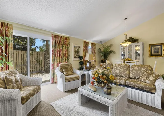 4th image of 4223 Oak Loop #49, Mulberry, FL 33860 | MLS# L4963305