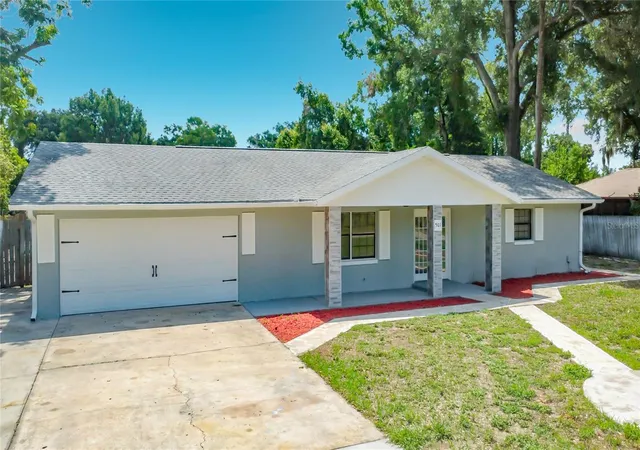 Homes for sale in Fruitland Park, FL | 501 Rose Ave, Fruitland Park, FL 34731 | MLS# S5153164