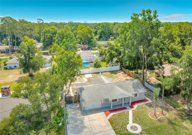 Homes for sale in Fruitland Park, FL | 501 Rose Ave, Fruitland Park, FL 34731 | MLS# S5153164